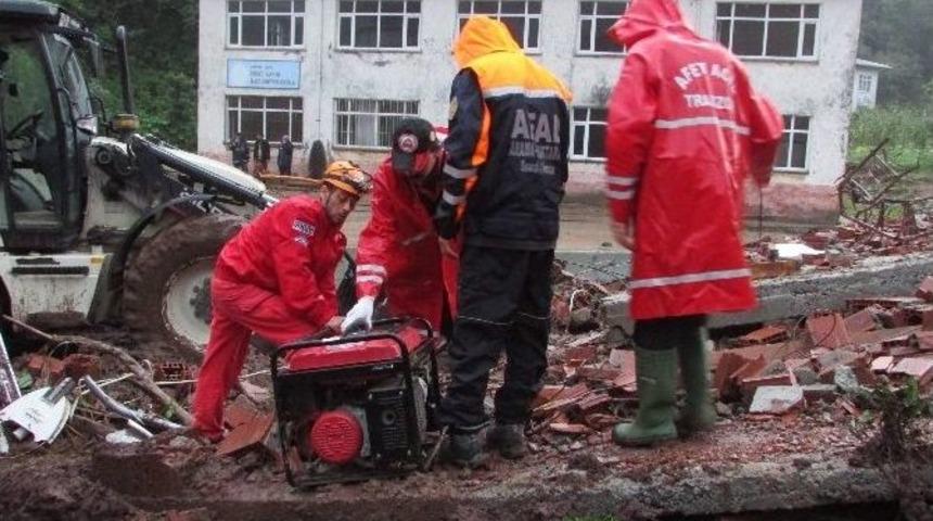 Trabzon Afet Ve Acil Durum M&uuml;d&uuml;rl&uuml;ğ&uuml; Hopa&rsquo;da 2 Ayrı Ekiple G&ouml;rev Yaptı