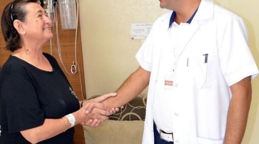 30 Yıllık B&ouml;brek Taşına Veda Etti