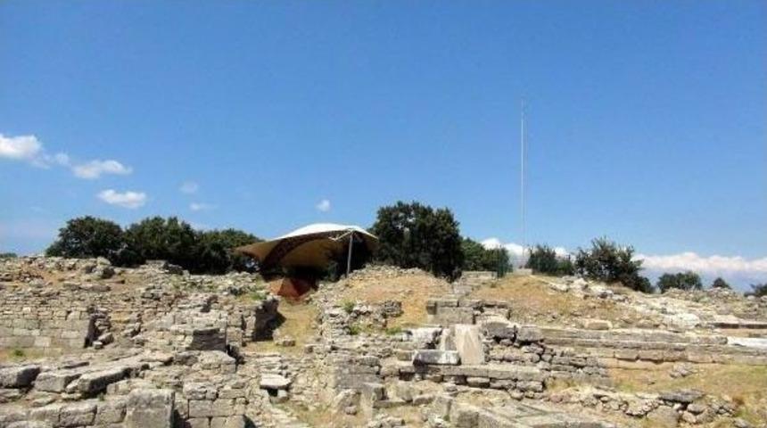 Visual Pollution At The Heart Of World Heritage Troy