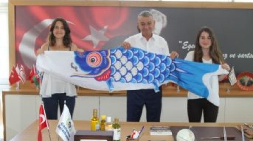 İzmirli Gen&ccedil;lerin Japonya&rsquo;daki Barış Sunumu Beğeni Topladı