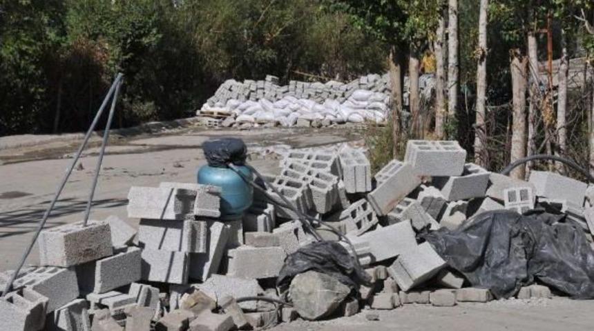 Hakkari'de T&uuml;plere Bağlı D&uuml;zenekler Tedirginlik Yarattı