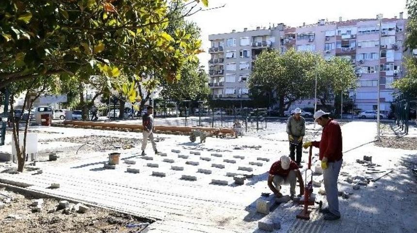 Konak’ta Üç Parka Bakım