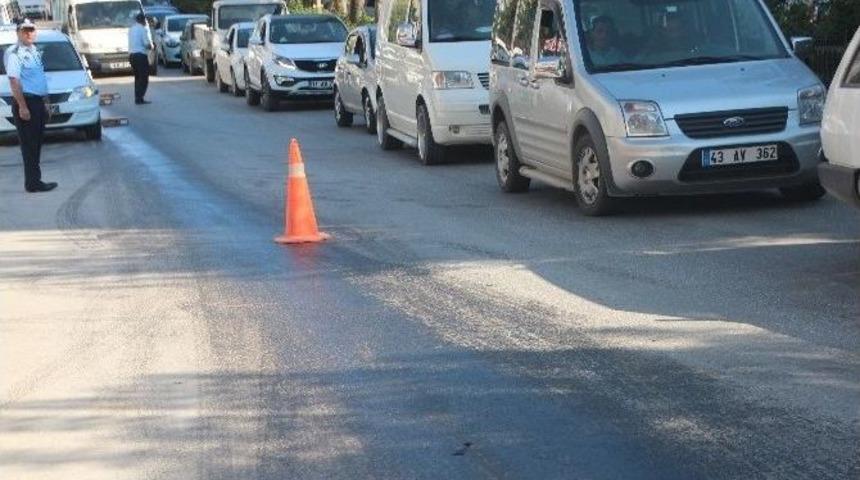 Ara&ccedil;tan Yola Akan Yağ Trafiği Fel&ccedil; Etti