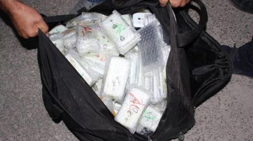 Gaziantep&rsquo;Te 1800 Ka&ccedil;ak Akıllı Telefon Ele Ge&ccedil;irildi