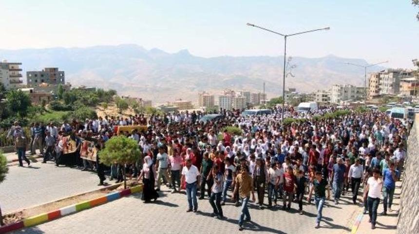 Şırnak'ta Olaylarda Vurulan Adem İrteg&uuml;n Toprağa Verildi