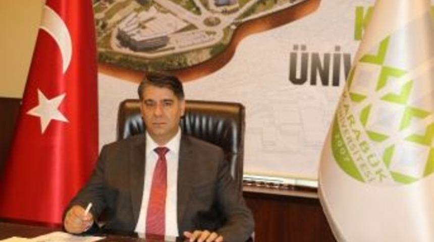 Rekt&ouml;r Polat, 30 Ağustos Zafer Bayramını Kutladı