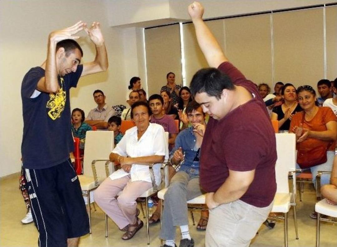 &Ouml;zel &Ccedil;ocuklar&rsquo;dan &Ccedil;ok &Ouml;zel G&ouml;steri