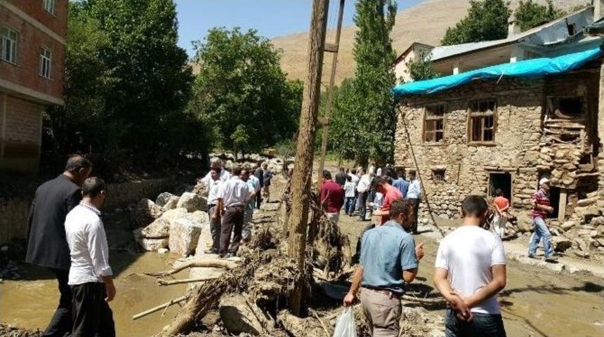 Hdp&rsquo;li Botan Bah&ccedil;esaray&rsquo;da İncelemelerde Bulundu