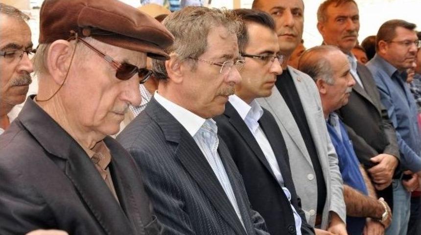 Abdullatif Şener&rsquo;in Kardeşi Son Yolculuğuna Uğurlandı