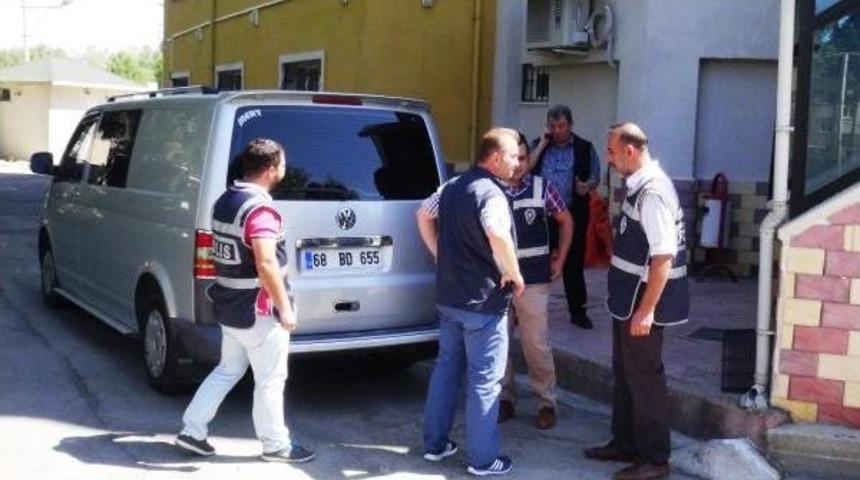 Aksaray'da, Cemaate Yakın Olduğu Ileri S&uuml;r&uuml;len &Ouml;ğrenci Yurduna Polis Baskını