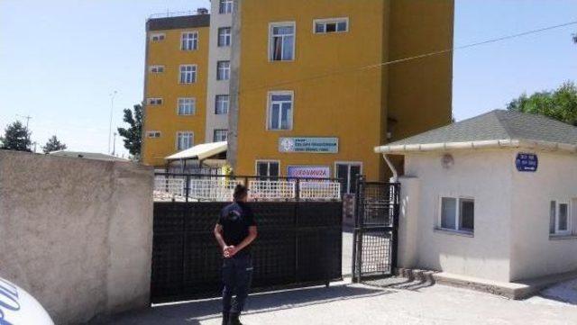 Aksaray'da, Cemaate Yakın Olduğu Ileri Sürülen Öğrenci Yurduna Polis Baskını