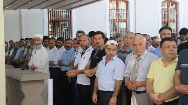 Sakarya’da Stklar Şehitler İçin Giyabi Cenaze Namazı Kıldı