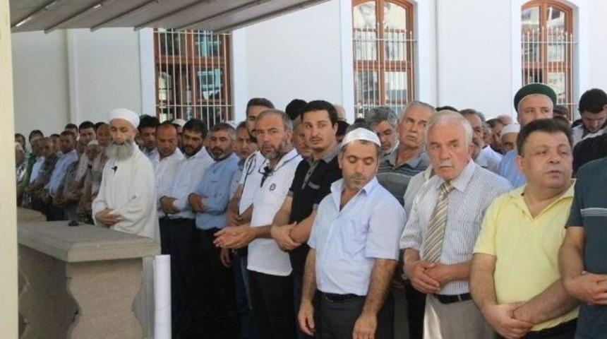 Sakarya’da Stklar Şehitler İçin Giyabi Cenaze Namazı Kıldı