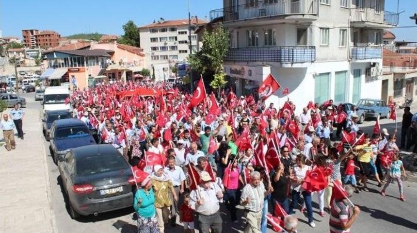 &Ccedil;al Şehitler İ&ccedil;in Y&uuml;r&uuml;d&uuml;