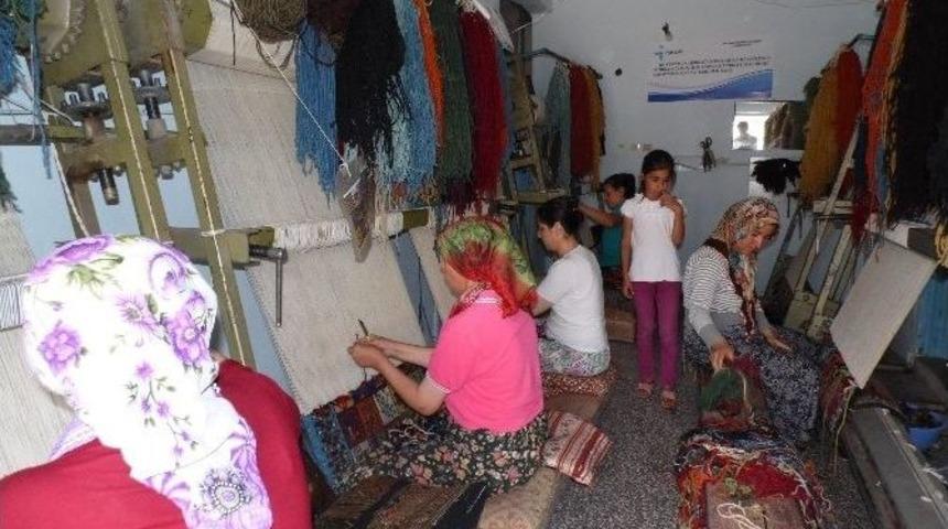 İş- Kur Ve Togem Halı Kursu Devam Ediyor