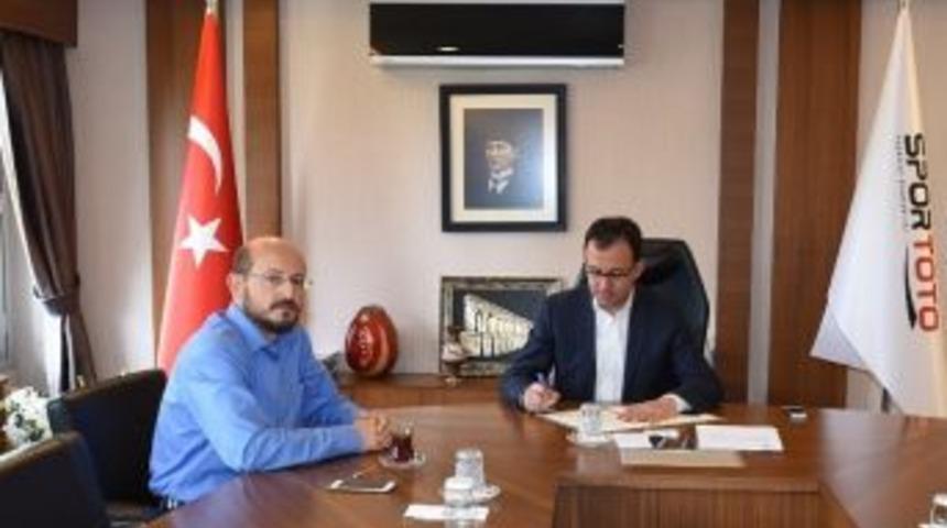 Başkan &Ouml;zcan, Spor Sahaları İ&ccedil;in Destek İstedi