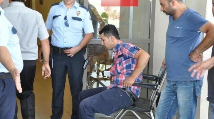 Besni'de Kavga: 4 Yaralı