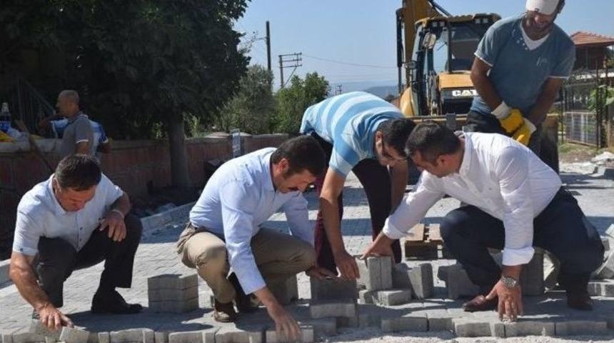 Sındırgı&rsquo;da Parke Taşı D&ouml;şemesi Devam Ediyor