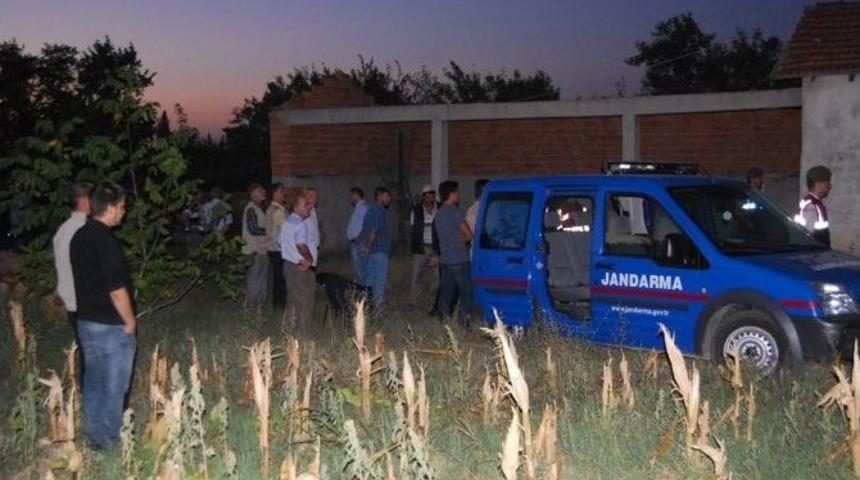 Ahırda Eşinin Cansız Bedeniyle Karşılaştı