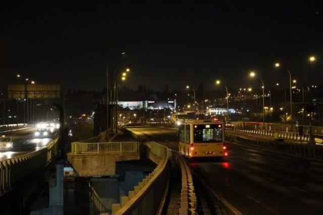 Haliç Köprüsü Metrobüs Yolu Bakıma Alındı