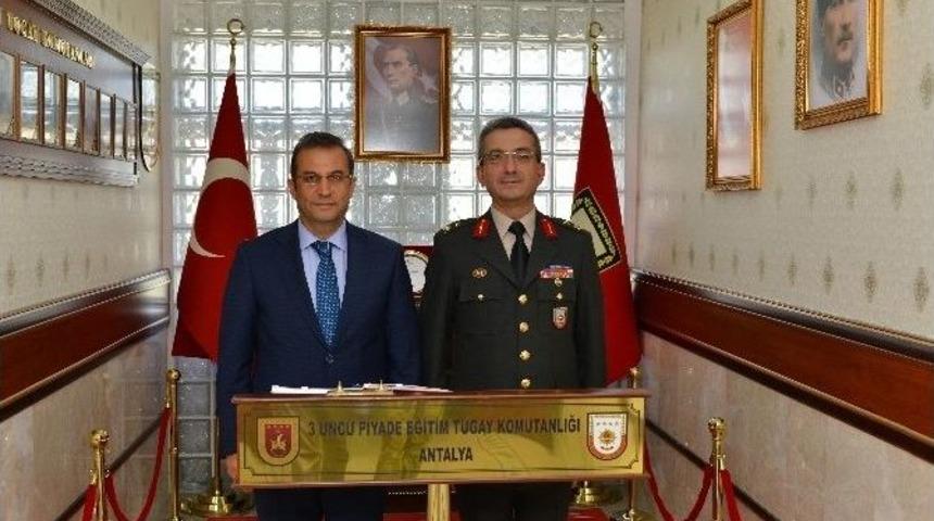 Vali T&uuml;rker, Garnizon Komutanı Kaya&rsquo;yı Ziyaret Etti
