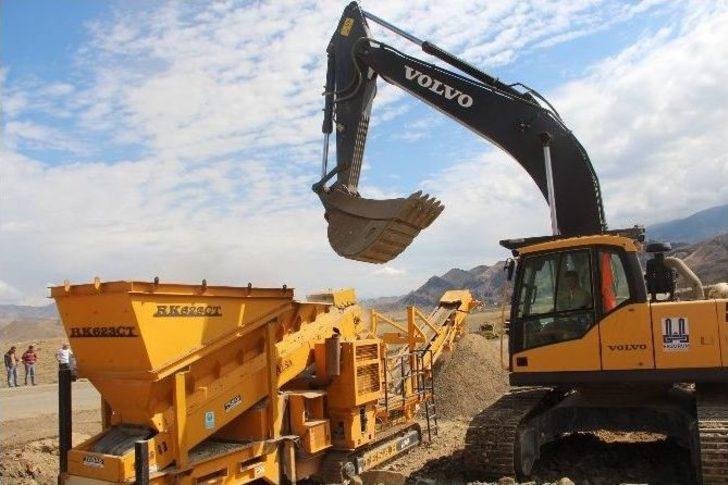 Oltu Dümbüllü Deresi Asfalta Kavuşuyor G3