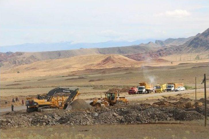 Oltu Dümbüllü Deresi Asfalta Kavuşuyor G4