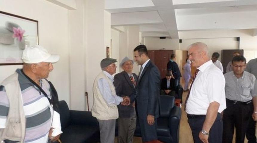 Kaymakam Akpay’dan Huzurevine Ziyaret