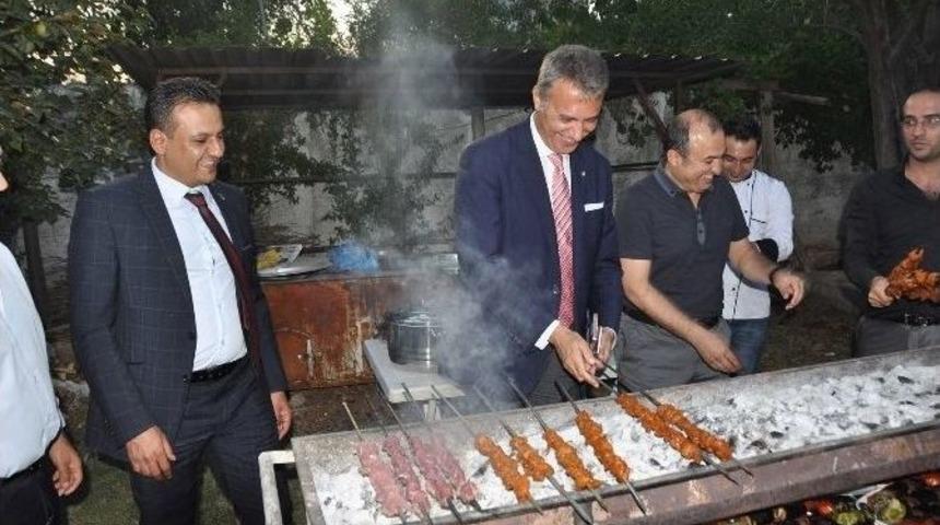 Fikret Orman Mangal Başında