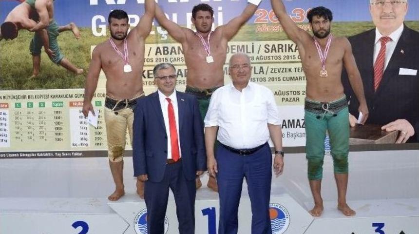 Erdemli&rsquo;deki G&uuml;reşler Kıran Kırana Ge&ccedil;ti