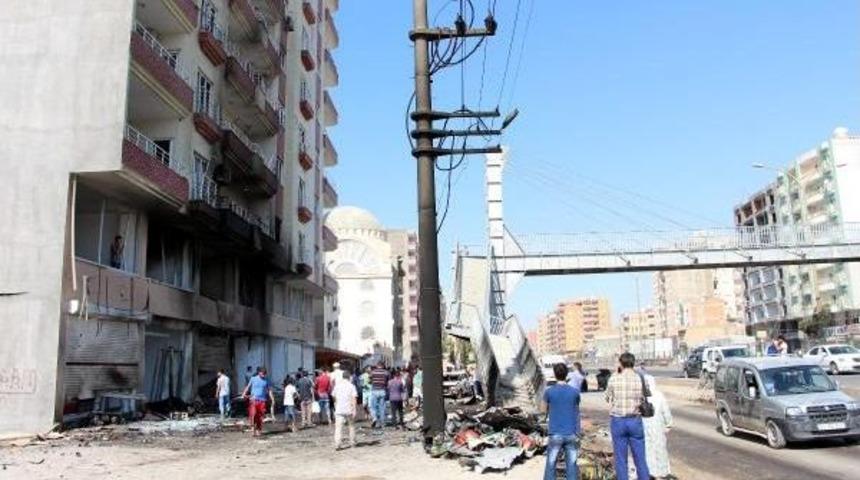 Kızıltepe'de Polise Roketatarlı Saldırının Izleri Silinmeye &Ccedil;alışılıyor