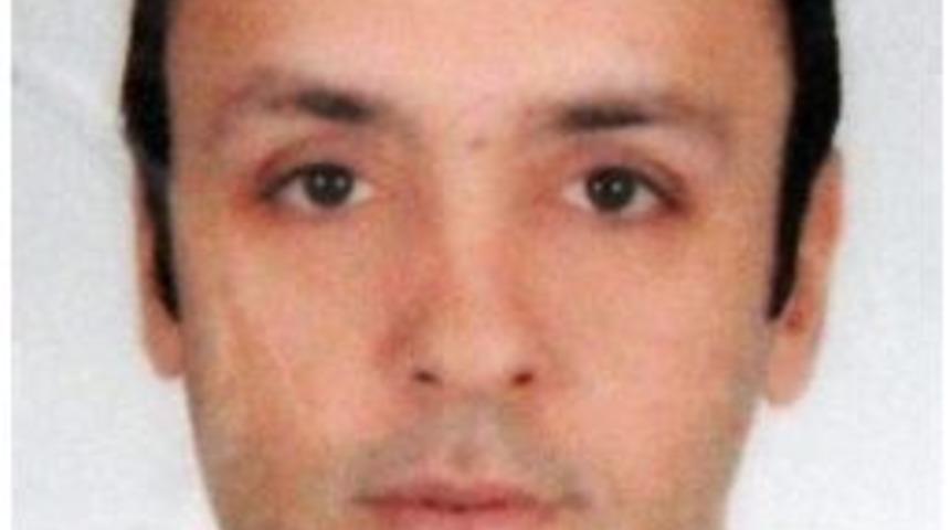 Otomobil Ağaca &Ccedil;arptı: 1 &Ouml;l&uuml;, 3 Yaralı