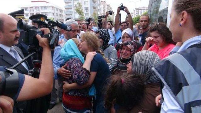 Şanlıurfa’Da Şehit Olan Polisler, Törenle Memleketine Uğurlandı (2)