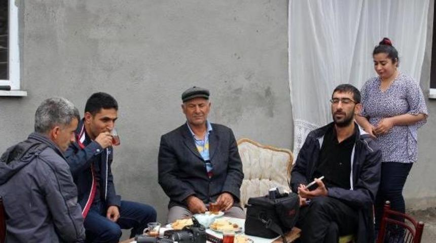 Bakan Olan Yal&ccedil;ın Top&ccedil;u'nun Ardahan'daki Baba Ocağında Sevin&ccedil;