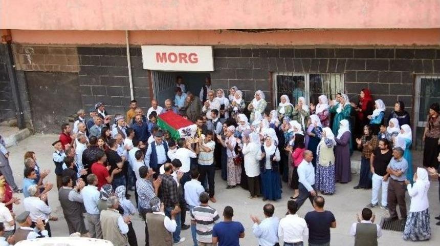 Şırnak&rsquo;ta &Ouml;ld&uuml;r&uuml;len 4 Pkk&rsquo;lının Cenazesi Ailelerine Teslim Edildi