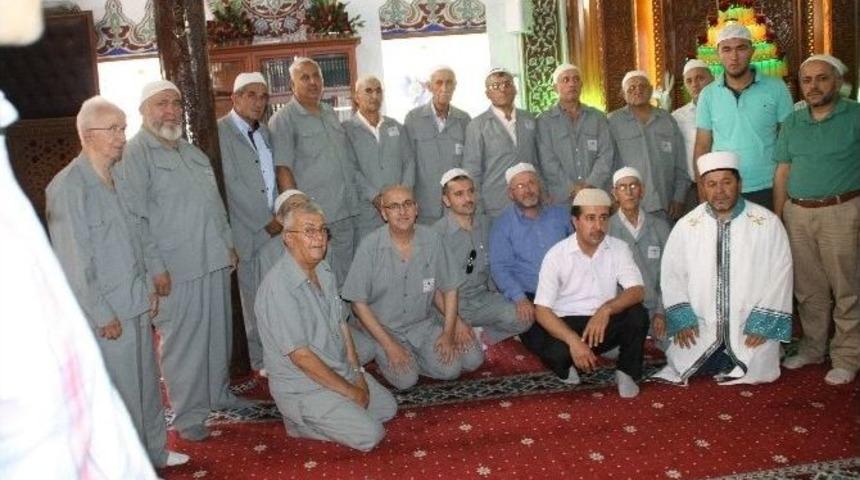 Devrek&rsquo;ten İlk Hac Kafilesi Uğurlandı