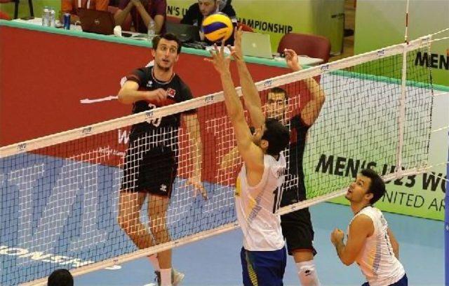 Türkiye, U23 Erkekler Dünya Voleybol Şampiyonası'nda Yarı Finale Yükseldi