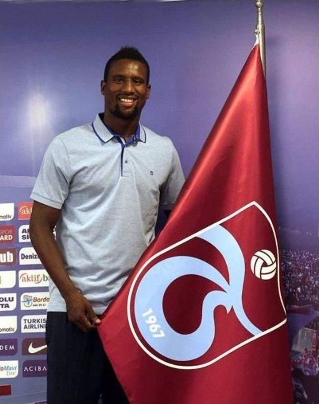 Trabzonspor Douglas Franco Teixeira İle 3 Yıllık Sözleşme İmzaladı.