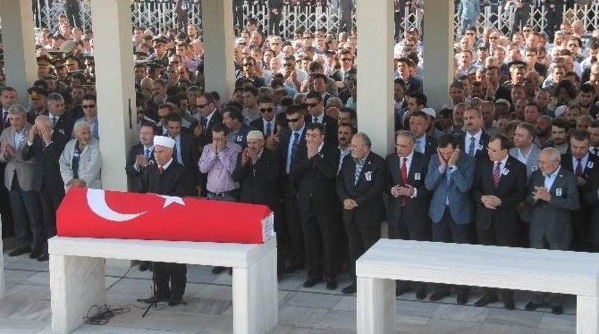 Şehit Polis Memuru Tanju Sakarya Son Yolculuğuna Uğurlanıyor