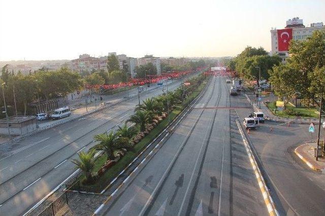 Vatan Caddesine Çıkan Yollar Trafiğe Kapatıldı