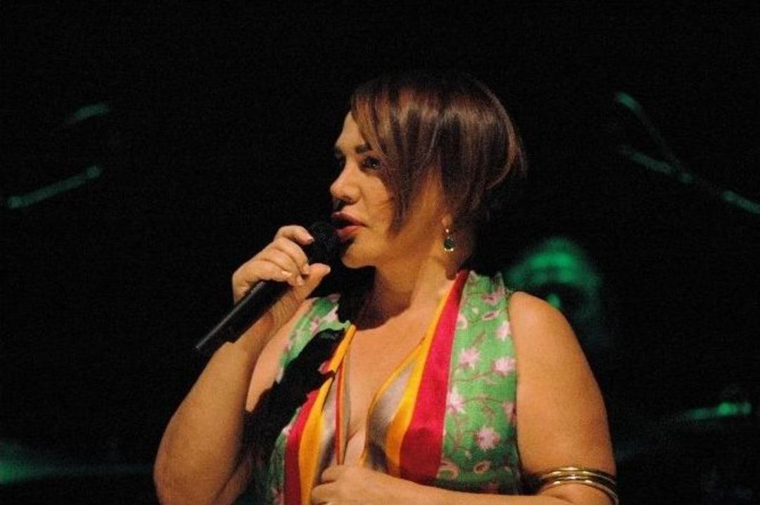 Sezen Aksu Bodrum Konserinde Ter&ouml;r&uuml; Kınadı