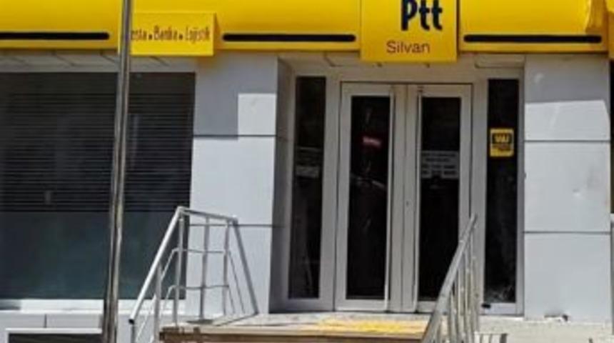 Diyarbakır&rsquo;da Ptt M&uuml;d&uuml;r&uuml; Yolsuzluktan Tutuklandı