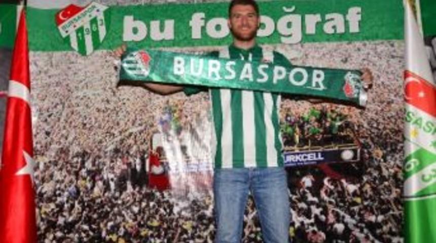 Bursaspor Yeni Transferi İle Yollarını Ayırdı