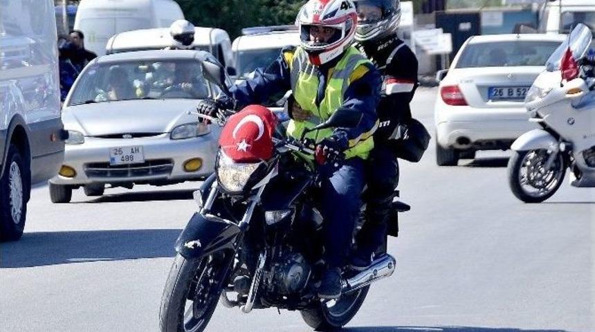 Motosiklet Tutkunlarından Zafer Turu