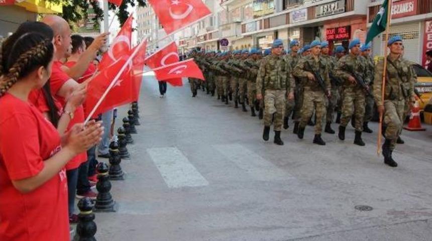 Komandolar Bolu'yu Inletti