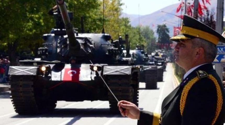 Erzrum'da Zafer Bayramı Kutlandı