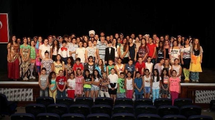 Karşıyaka Bu Yıl Da Tiyatroya Doyacak