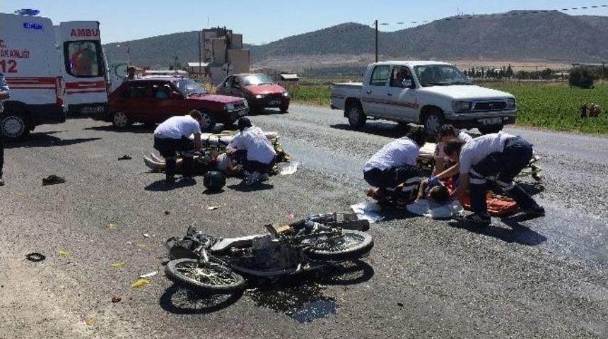 Motosikletle Kamyon &Ccedil;arpıştı: İki Yaralı