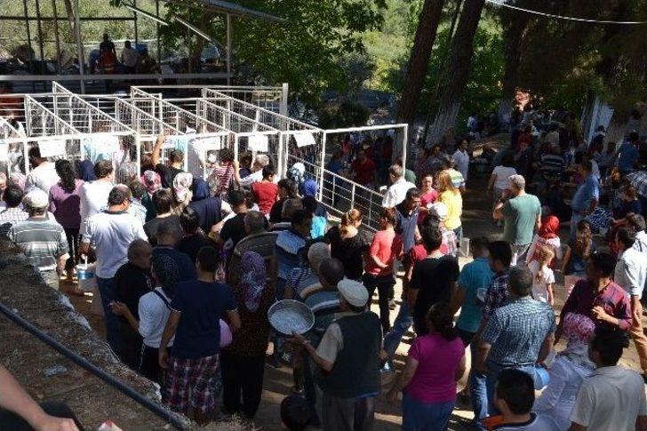 7 Asırlık Dedebağ Keşkek Hayrı Dualar Eşliğinde Yapıldı G2