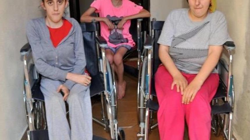 Hopa’Da Gözyaşartan Dram; 'bir Tane Akülü Aracımız Olsa Üçümüze Yeter'  (2)